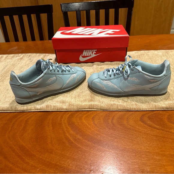 Nike Cortez Baby Blue Feather RARE Size 7 Women - Picture 8 of 10